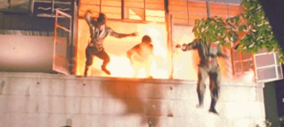 梁勇 胡慧中拍攝電影《獵魔群英》時，其中一場爆破戲因為火藥過猛，導致她與呂良偉、李賽鳳被火焚身。