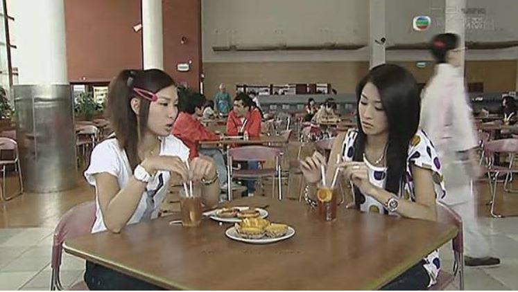 無綫 《美麗高解像》中徐子珊與陳敏之食飯。這就是無綫電視城飯堂，不論是一線男女演員還是演路人甲乙丙，每到食飯時間都會這裡醫肚。