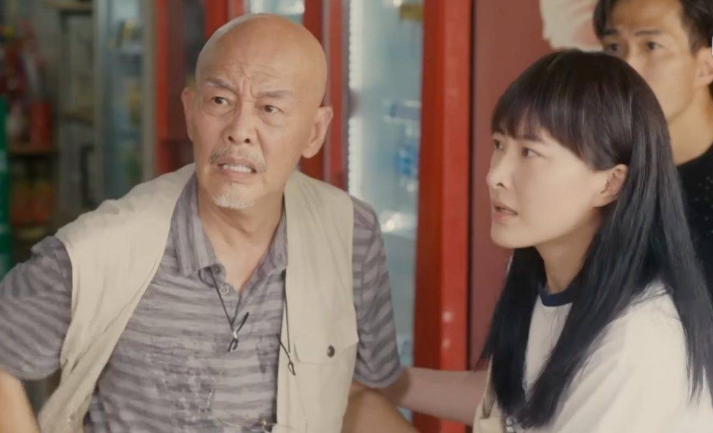美麗戰場 劇中杜燕歌飾演陳瀅父親鍾勝，外貌上的衰老，劇情用了體弱多病來解釋。