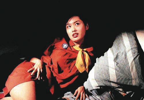 朱茵 朱茵在電影中有過不少性感演出。