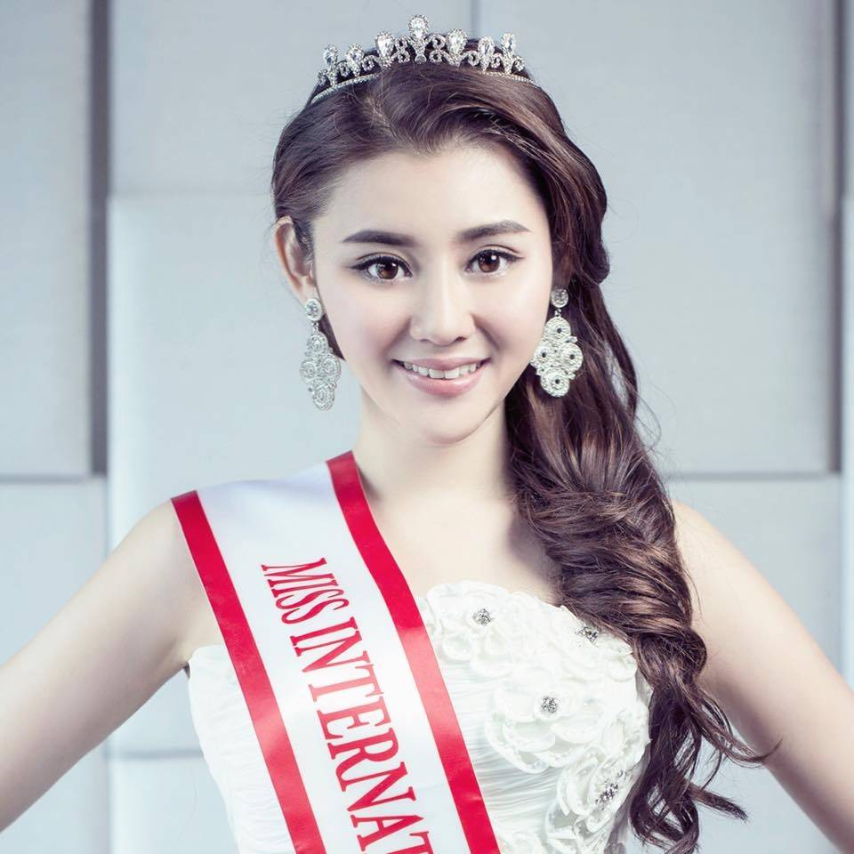 戀講嘢 2015年楊埕再代表香港參選《國際小姐》，但並未能得獎。
