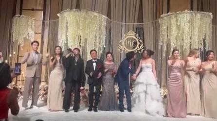郭柏妍 男友 郭柏妍 丁子朗、郭柏妍左一、二）同样穿上大地色情侣装出息婚礼。