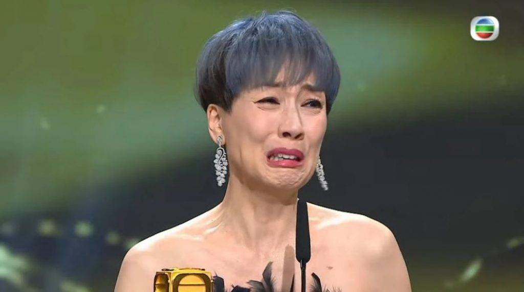 盧瀚霆 江美儀在台慶頒獎禮奪視后時喊到面容扭曲。
