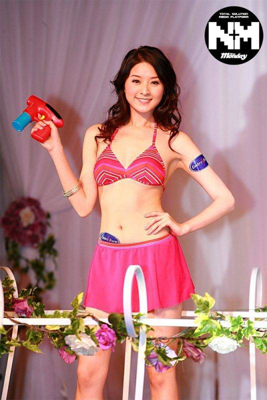 徐淑敏 徐淑敏06年參加香港小姐5強止步，入行後有不少演出機會，甜美笑容、嬌嗲的聲音令人印象深刻。