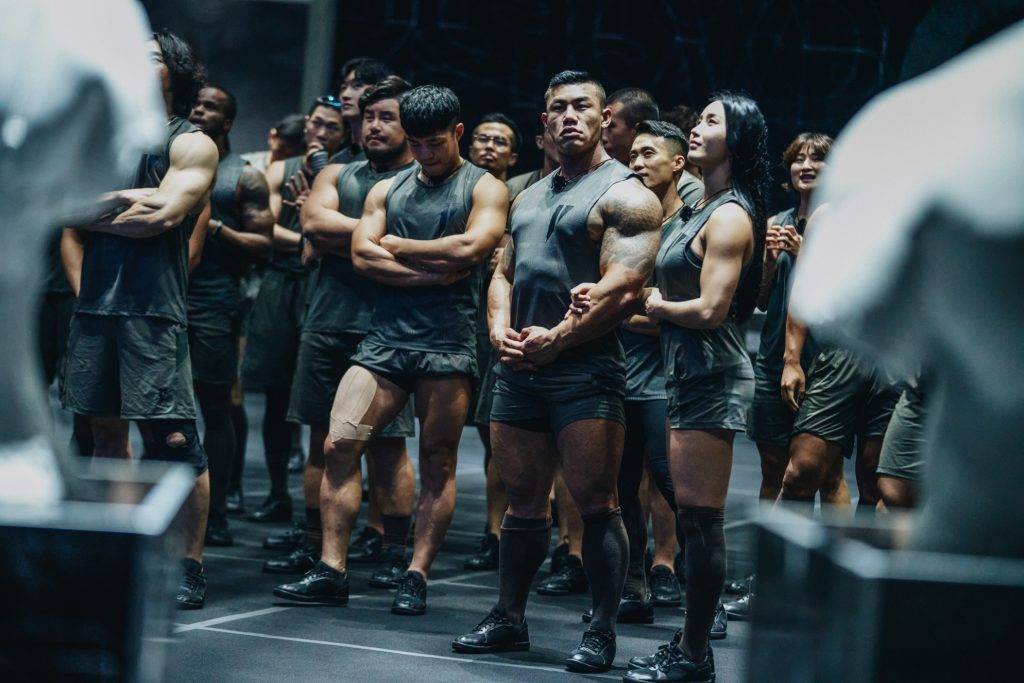 Netflix人氣節目《體能之巔：百人大挑戰》鬥Body，卻令一眾索女參賽者跑出。