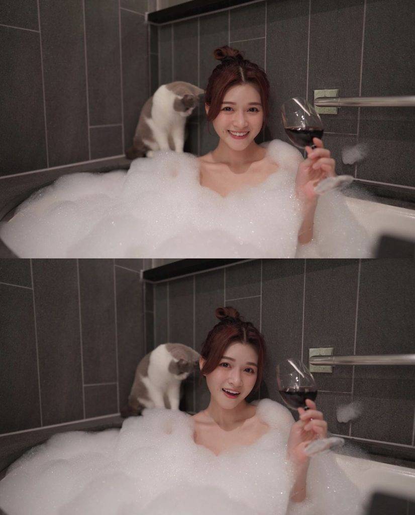 李蔓瑩 Renee曾與愛貓齊齊出浴。