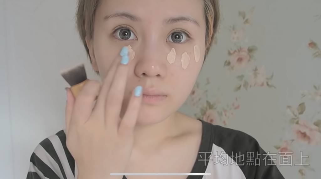 亞洲星光大道 開設YouTube頻道超過14年的小花，最早介紹化妝技巧。