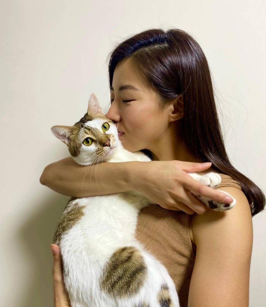 袁沅玉 領養貓貓成為貓奴的袁沅玉，為愛貓開了一個IG帳戶。