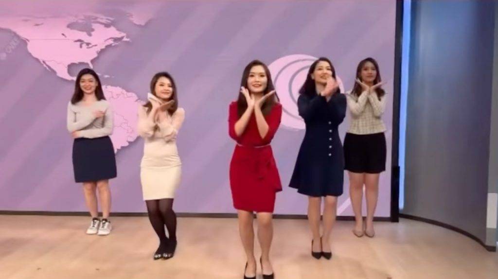 梁思齊 新聞小花 5位女主播一齊大跳「開花舞」。