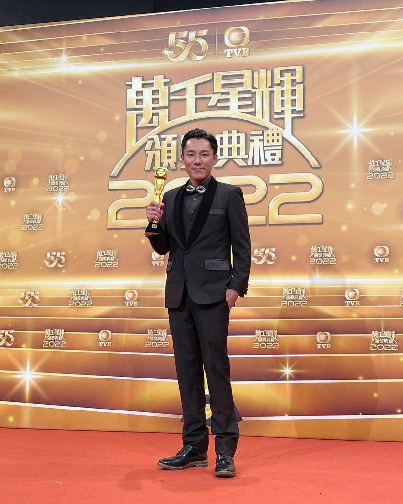 tvb 離巢 張頴康於2016年獲頒「飛躍進步男藝員」，去年與周嘉洛、陳瀅、JW王灝兒和朱敏瀚一同奪得「最受歡迎電視搭檔」。