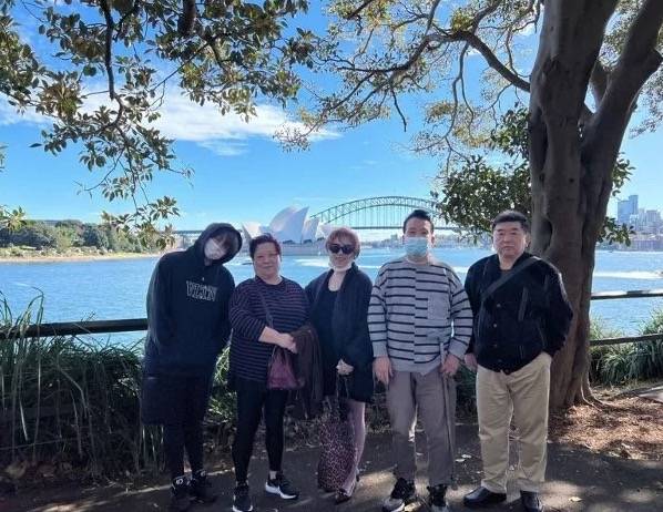 姜濤 姜糖 姜濤 mirror 姜濤近日與家人到澳洲悉尼旅行。
