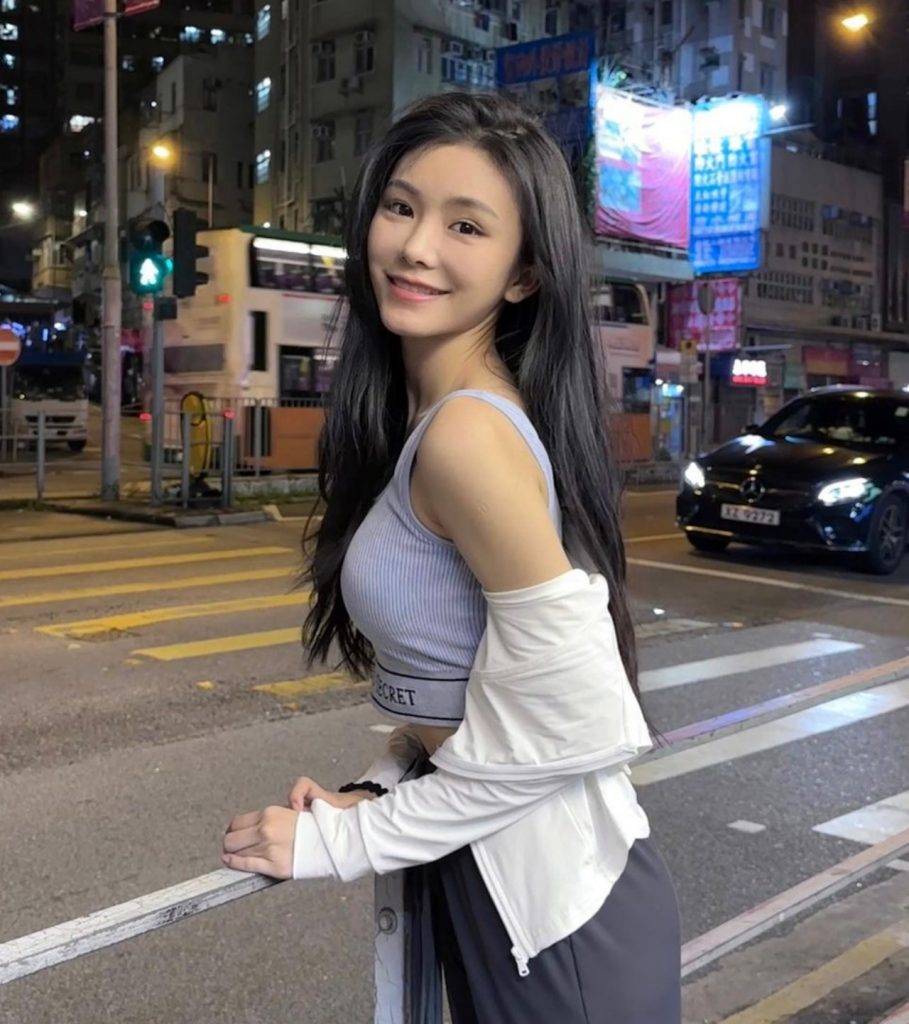 香港小姐2023 王敏慈參選港姐以來，都被指是范冰冰及Angelababy的翻版，但亦有網民指她的樣貌激似Janice Man文詠珊。