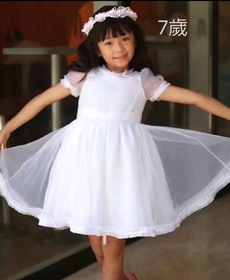 香港小姐2023 童年照 17号王敏慈。