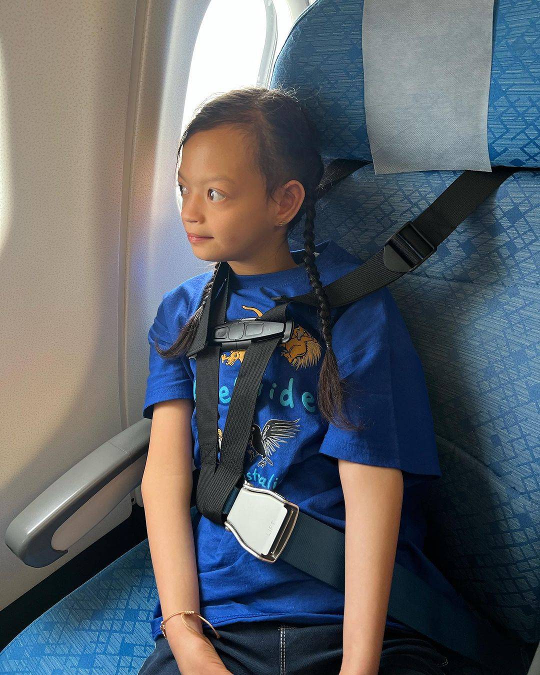 鍾麗淇 首次搭飛機全程好淡定。