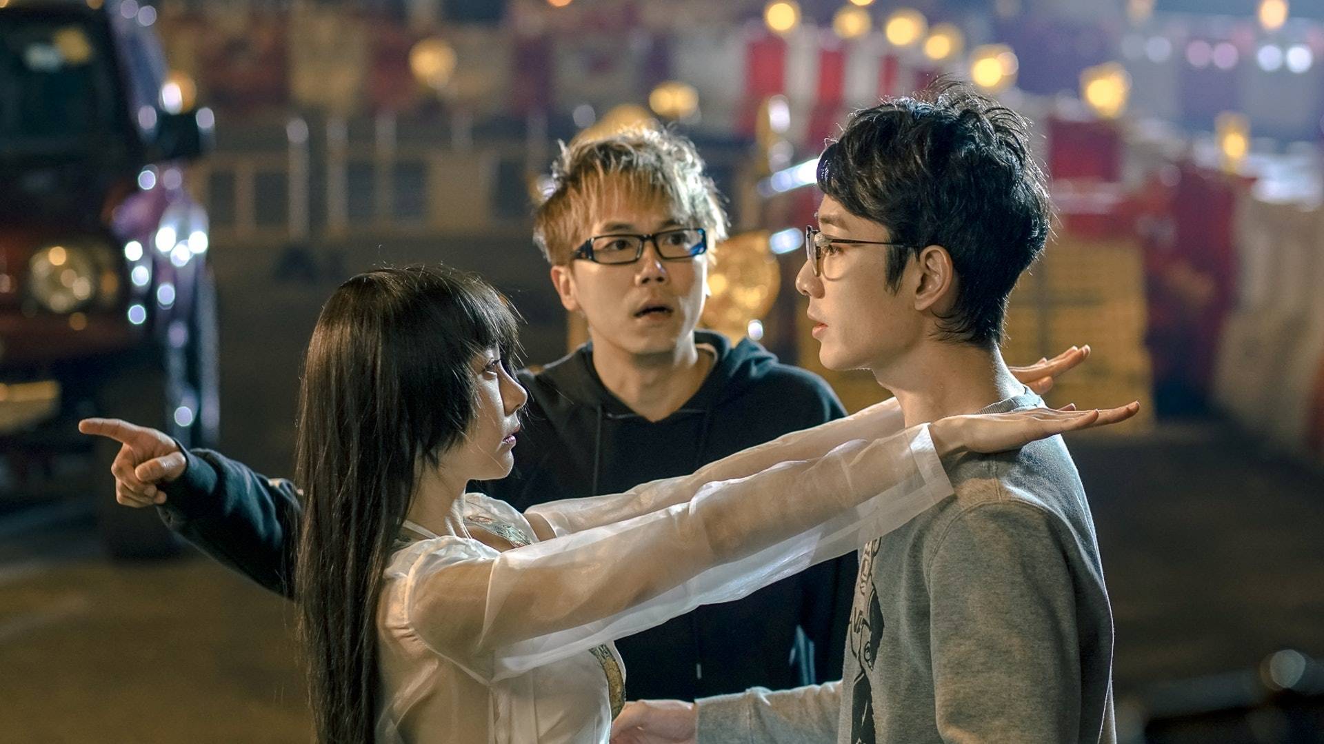 林明祯 恆仔 林明祯 ToNick主唱赵善恆中）力邀林明祯左）在其自编自导的香港电影《救僵清道夫》中担任女主角。