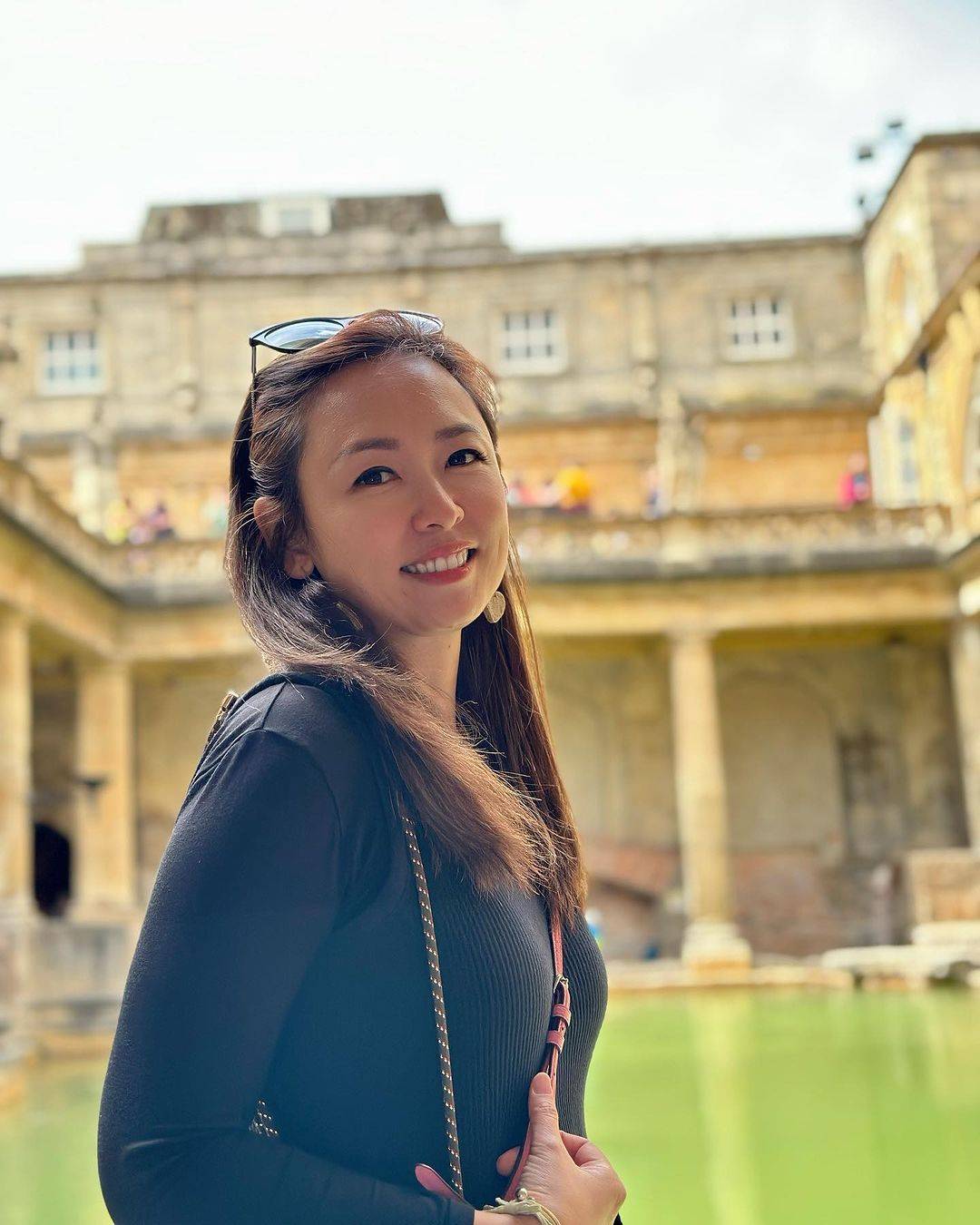 小飞侠 林小珍由于形象清新专业，曾被网民誉为「股坛之初恋」，她在2016年离开了工作13年的TVB，现时主要担任活动司仪，目前正在欧洲旅游。