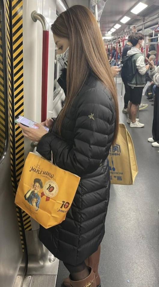 廖碧兒 網民透露在港鐵偶遇陳凱琳，但因為周圍沒人發現她的存在，令她質疑自己認錯人。