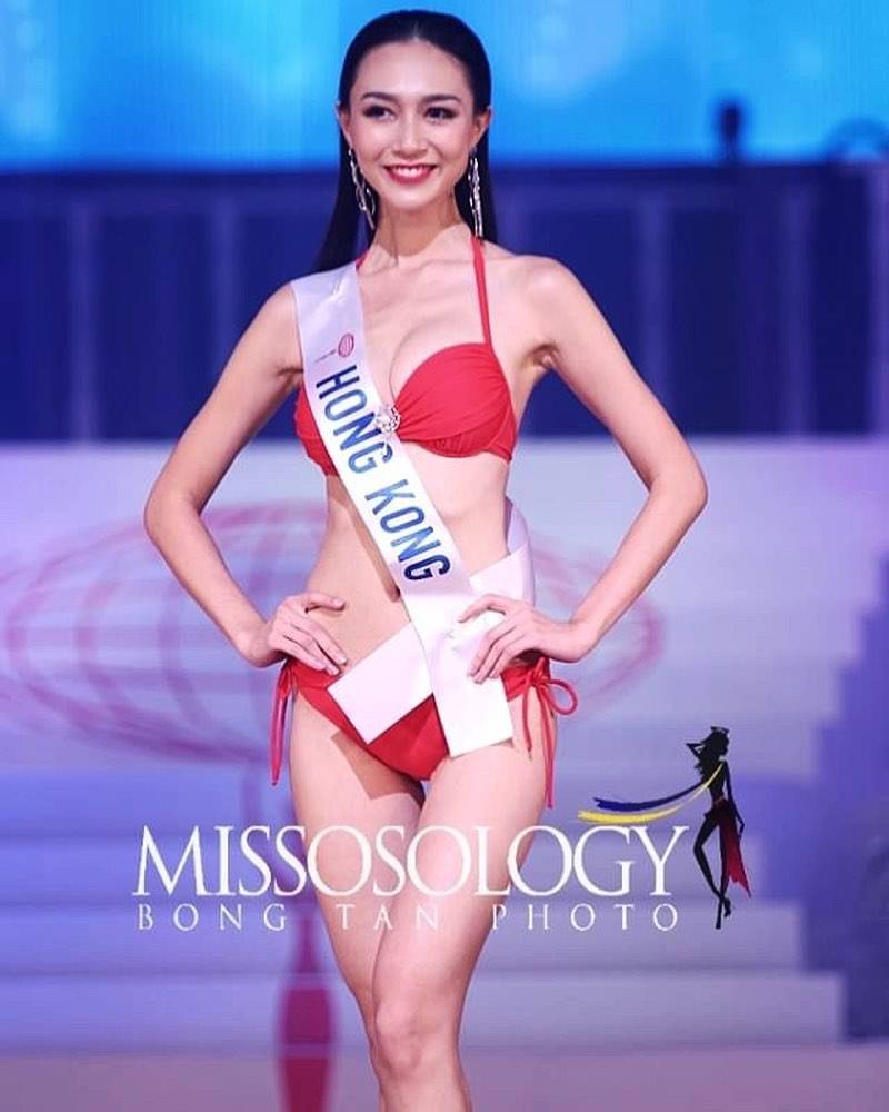 梁庭欣 黃嘉雯在2018年曾成為香港代表出戰國際小姐，但未能獲得名次，之後到了2019年，她才再參選港姐，並奪得冠軍。