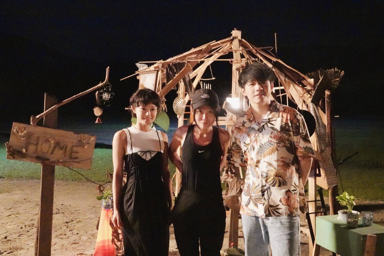 ian 陳卓賢 《仍在》的MV邀請了麥曦茵中）導演執導。