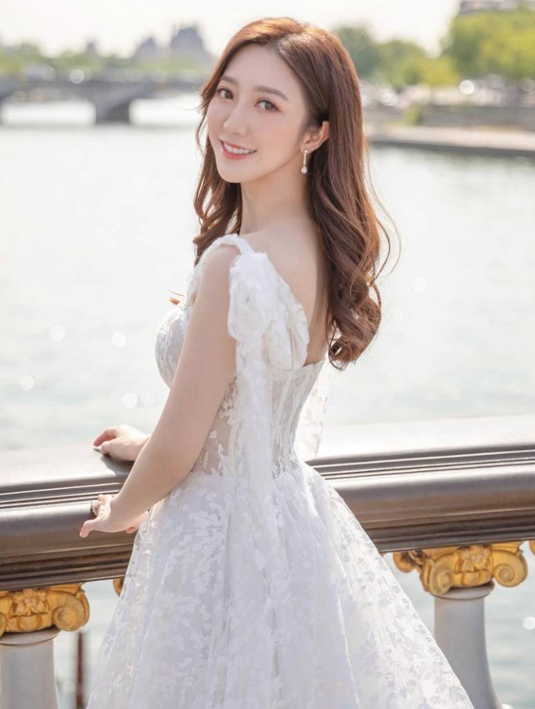 何依婷 巴黎 29歲何依婷 何依婷的婚紗照更被稱靚到好似仙女咁！