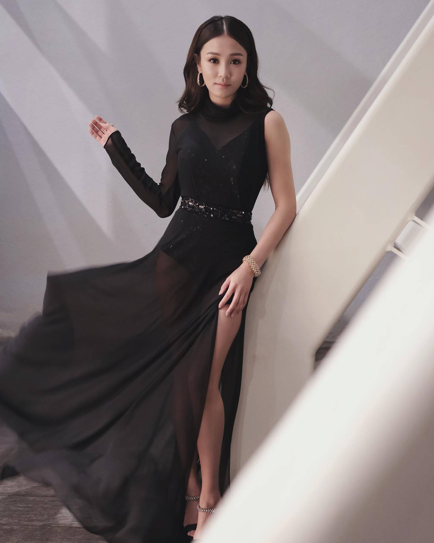 蘇韻姿 蘇韻姿日前以黑色半透視裙出席TVB台慶活動。