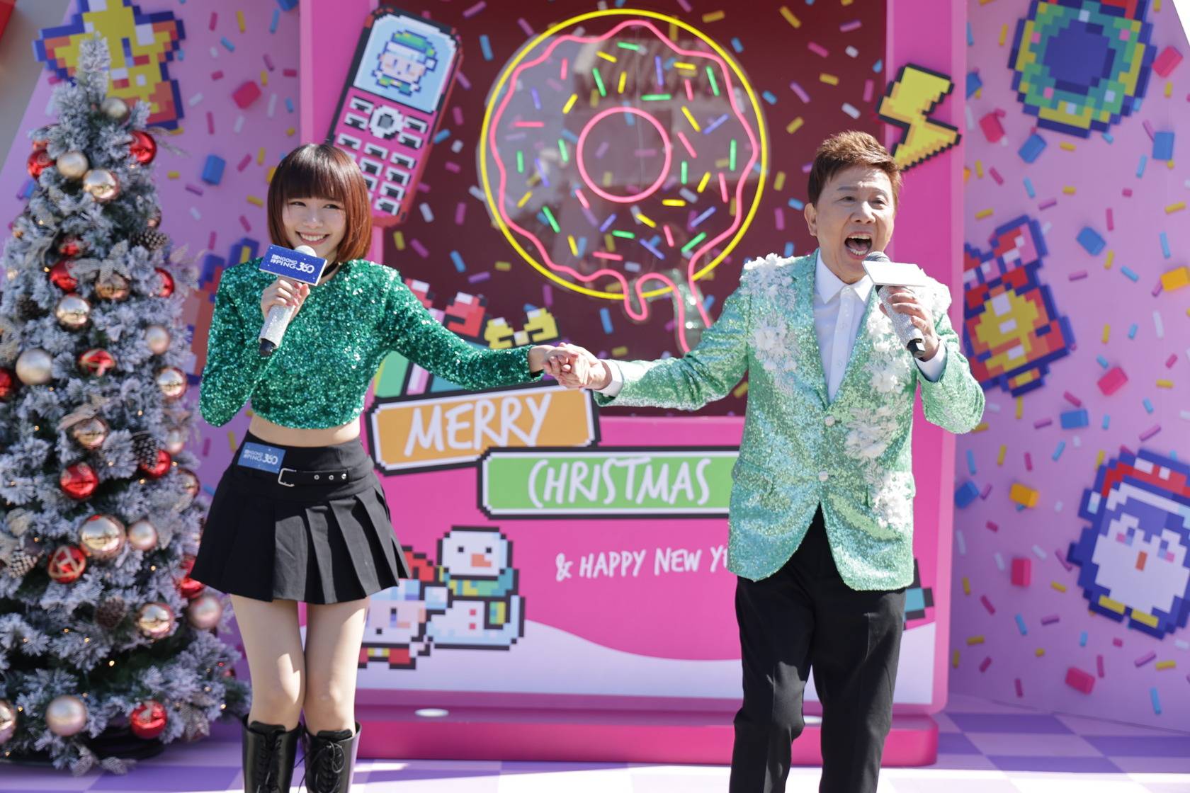 尹光 叱咤 2人在活動上合唱「聖誕版」《我亞媽大減價》。