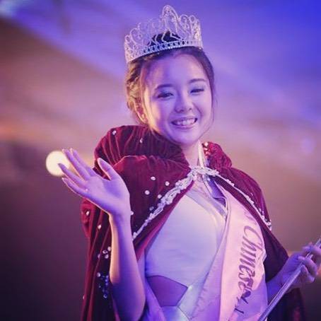 余思霆 美國華裔小姐競選 余思霆於2016年奪《美國華裔小姐》冠軍。