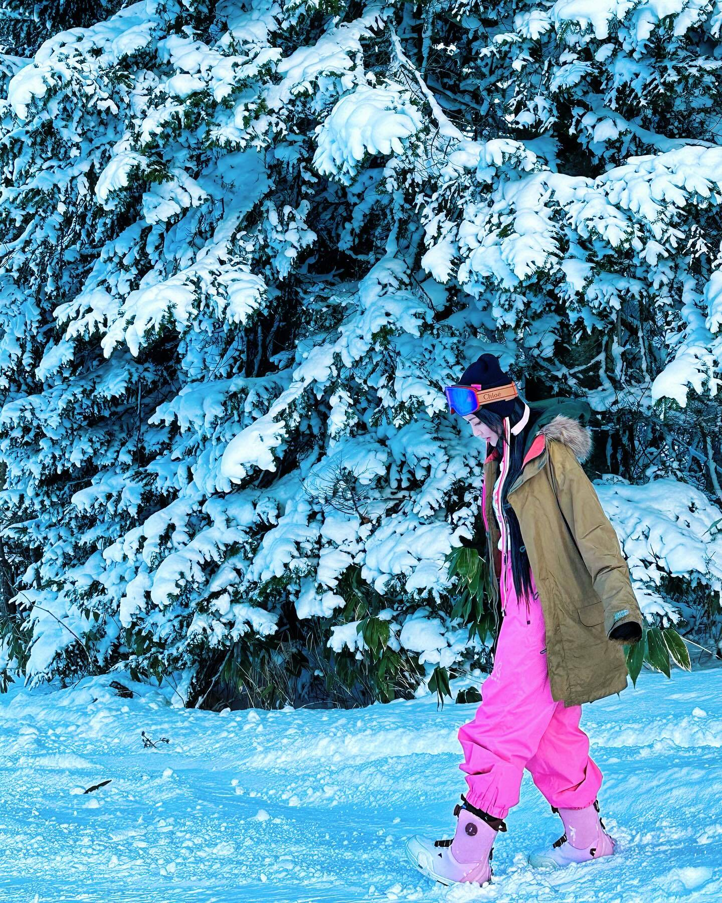 李彩华 玩命 李彩华日前与飞到北海道滑雪。