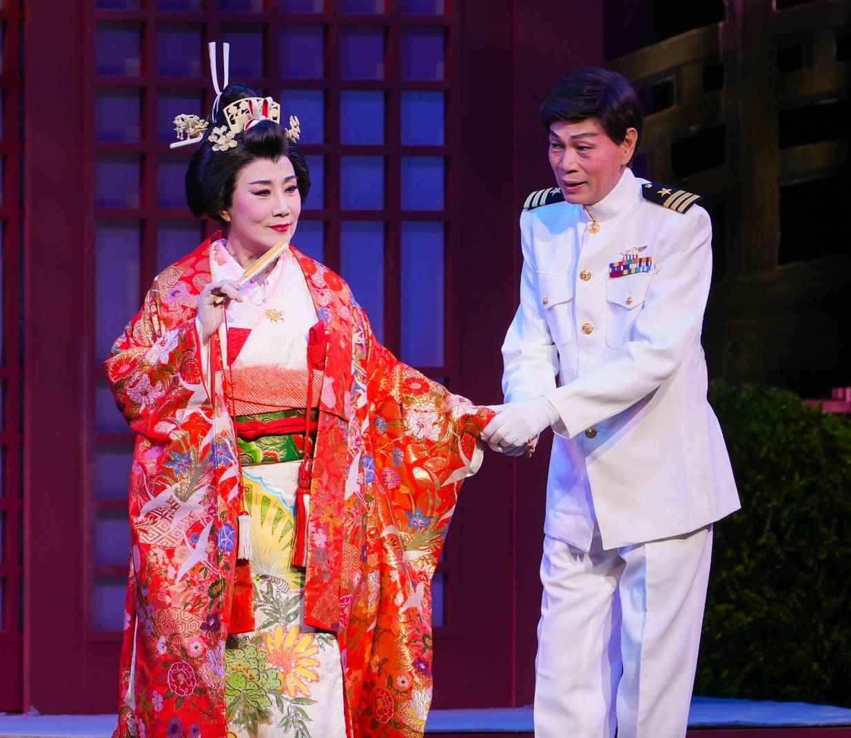 社内相亲 罗家英 《蝴蝶夫人之大婚》是部改编的粤剧，罗家英和汪明荃在今年9月时就已经上演过曲目。