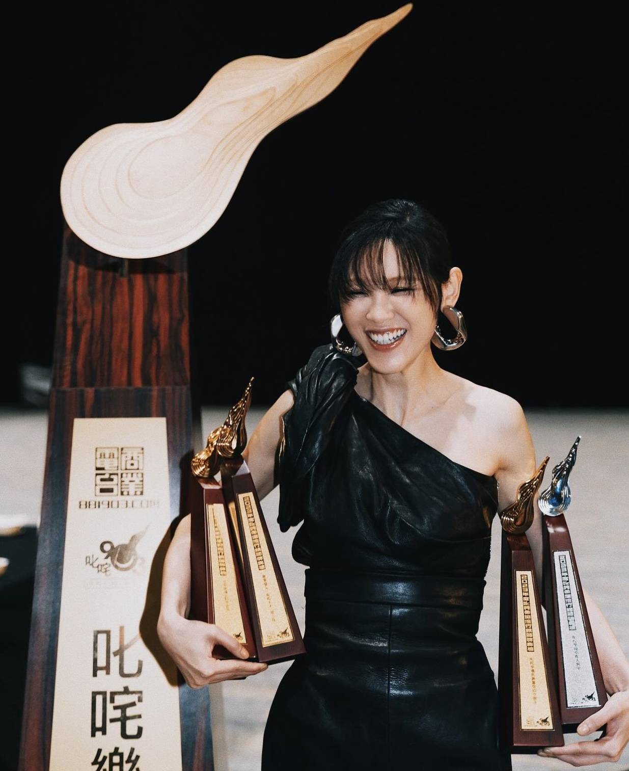 亚洲星光大道 古淖文 叱咤2023 陈蕾 陈蕾在《叱咤乐坛流行榜颁奖典礼2023》中收穫4奖，成为女歌手中的大赢家。