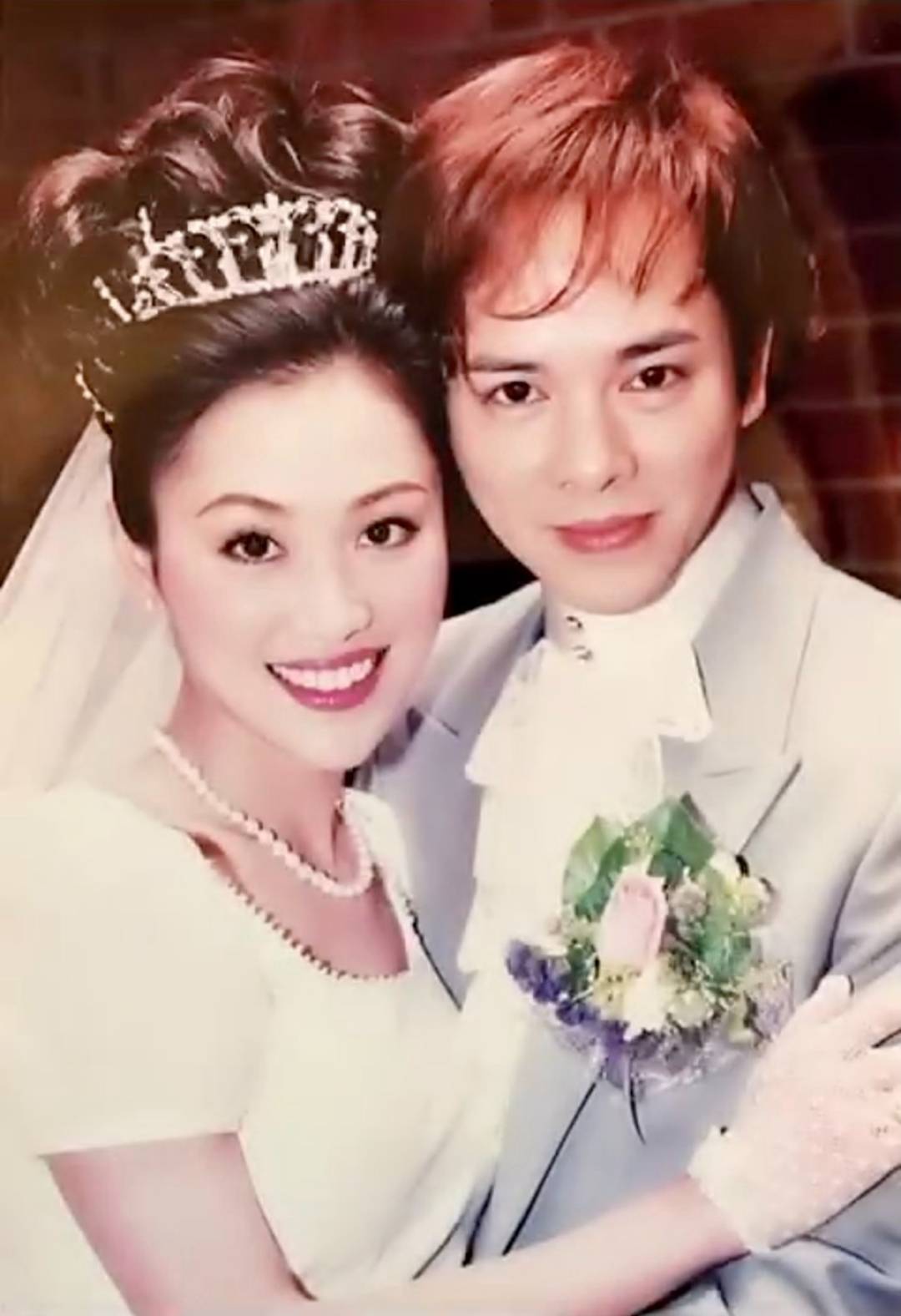 逆天奇案2 梁小冰与陈嘉辉今年结婚24年。（图片来源：微博@梁小冰Sabrina）
