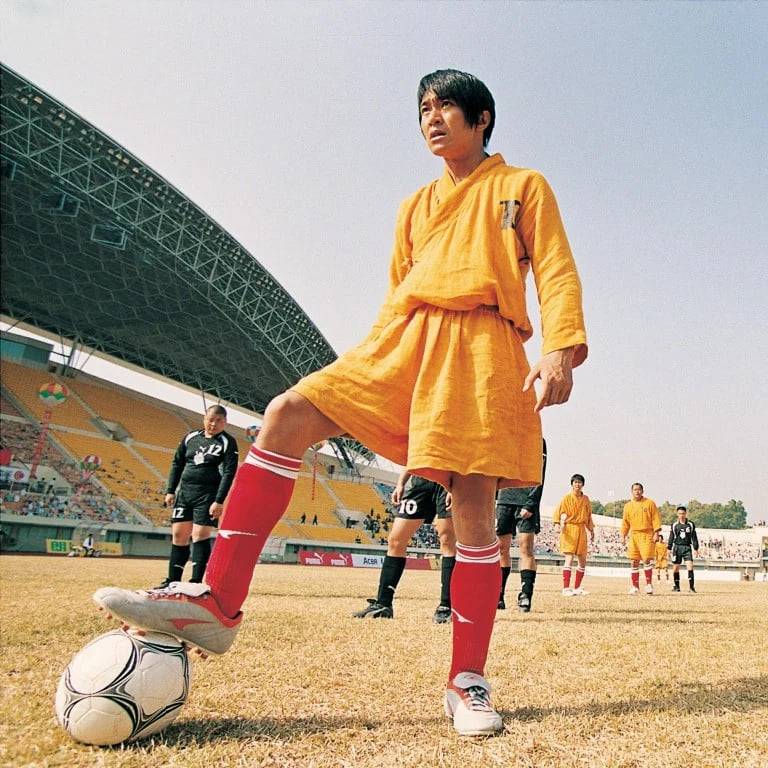 周星驰 影帝 最后在2002年凭《少林足球》获得金像奖影帝。（图片来源：《少林足球》剧照）