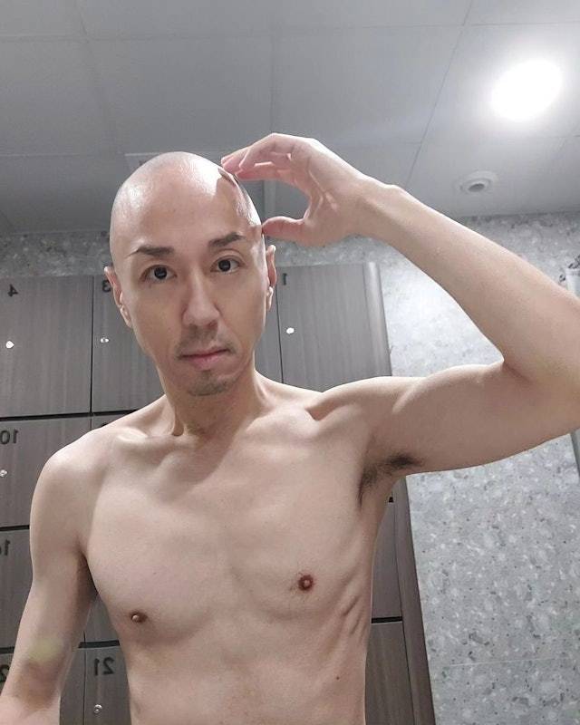 51岁 戴耀明 他在社交平台激罕裸露上半身大骚手臂线条（图片来源：戴耀明IG）