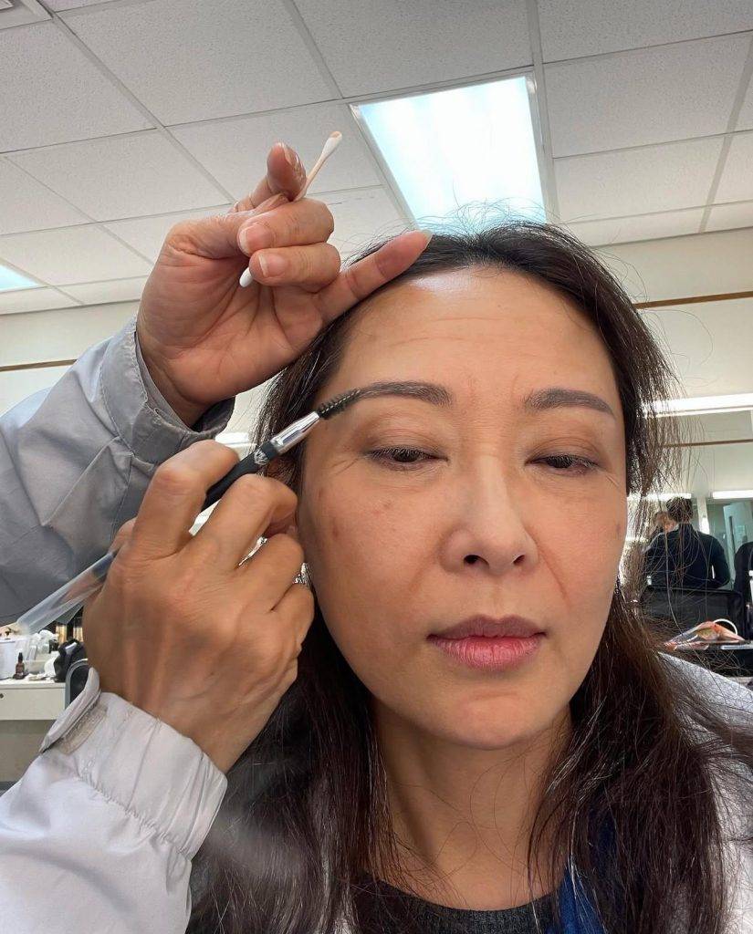 楊卓娜在新劇《奪命提示》中化老妝飾演60多歲情緒壓抑的女士。（圖片來源：網上圖片）