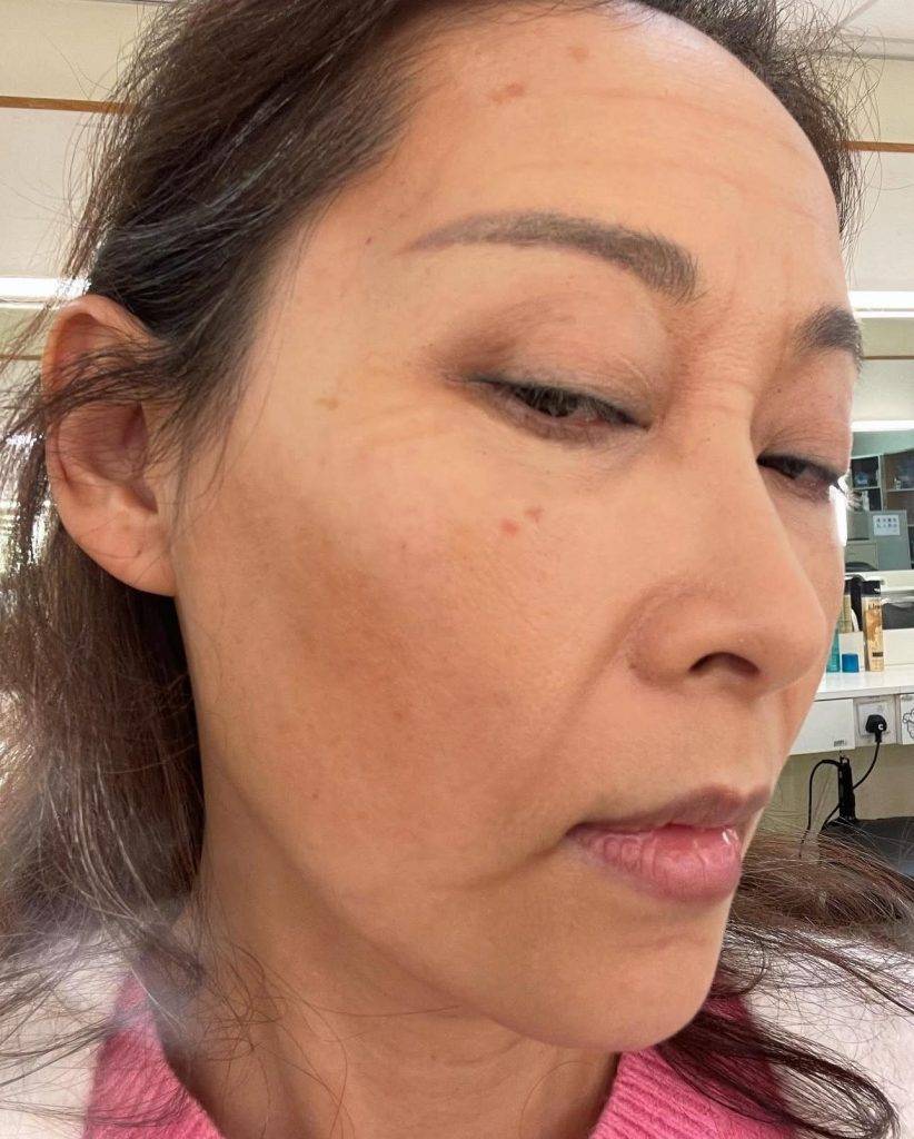 楊卓娜在新劇《奪命提示》中化老妝飾演60多歲情緒壓抑的女士。（圖片來源：網上圖片）