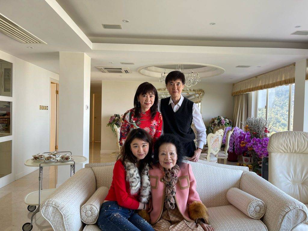 張光怡 張光怡與家人(圖片來源:受訪者提供)