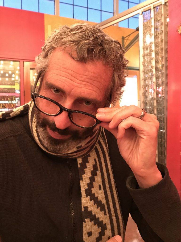 花園同時展出國際知名藝術家以大自然為主題創作的藝術作品，包括美國環境藝術家內德．卡恩(Ned Kahn)首個於香港永久展出的 「零碳動態藝術裝置」《生息之源》（Breathing Tree）。（圖片來源：恒地提供）