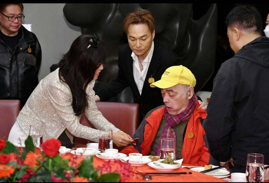 73歲「靚聲王」壓瘡深可見骨入icu 細菌入血暴瘦20磅醫 (圖片來源:FB圖片)