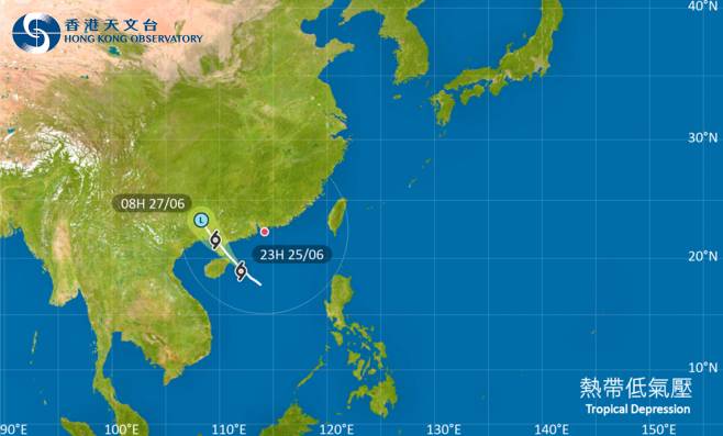 位於南海北部的熱帶低氣壓會在今明兩日大致移向海南島東部至雷州半島一帶