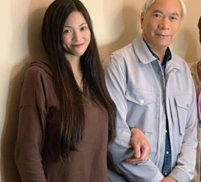 王青霞刑滿出獄即被遞解出境 李龍基捧60枝玫瑰花迎接 激動交代最新安排