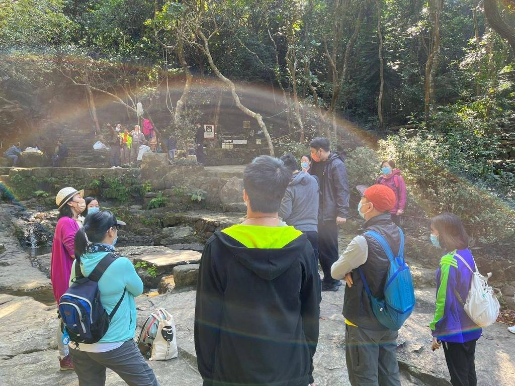 東區醫院精神科團隊為患者及照顧者舉辦院外活動,加強相互交流,有助重投社會。(圖片來源:醫院管理局)