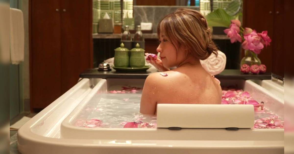 冲遊泰國 11｜波波為節目犧牲！螢幕首次全裸露背浸牛奶浴 畫面震撼