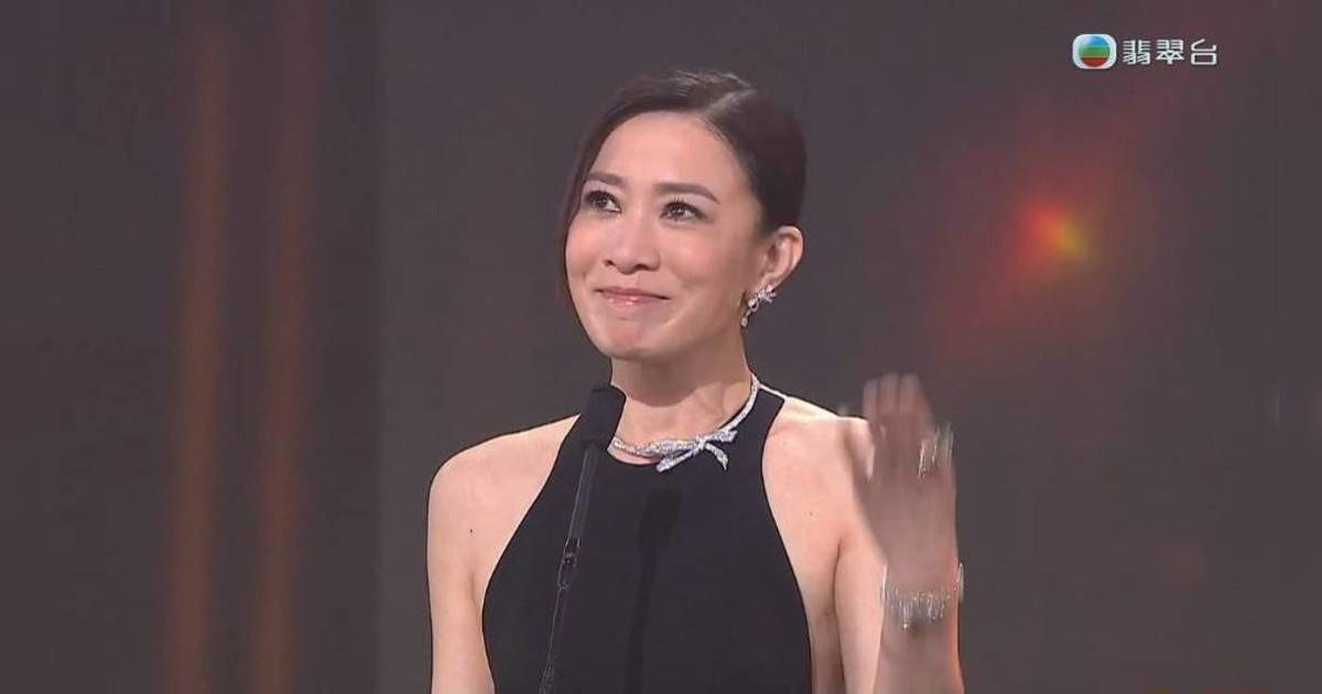 萬千星輝2025|佘詩曼四奪視后創TVB歷史 台上激動落淚表白Man姐