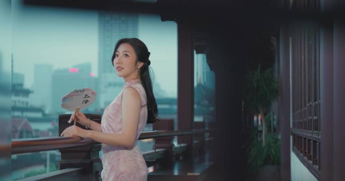 尋歡作樂姐姐｜三美旗袍Look現身上海！何依婷歎蝴蝶雞尾酒畫面極唯美
