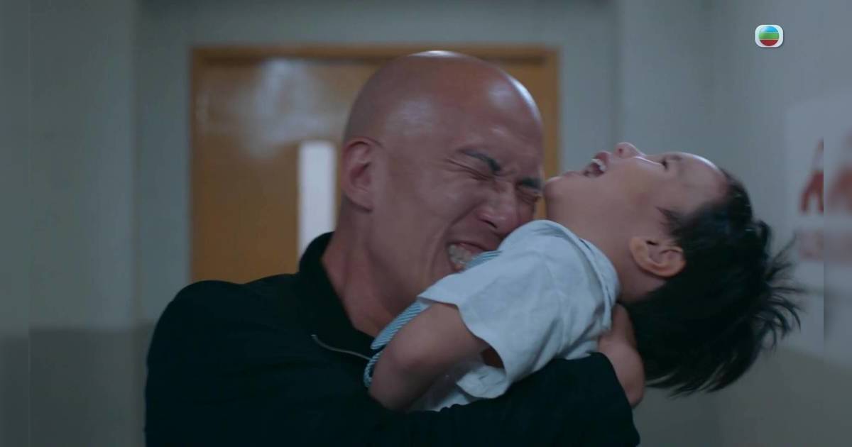 臥底嬌娃｜御用惡人彭迪安竟被童星「公仔咁舞」！喪摸光頭流露慈父甜笑 畫面超溫馨！