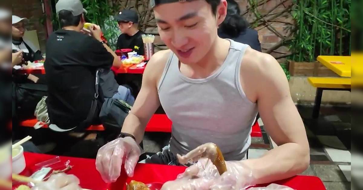 試真 D｜周嘉洛意外爆肌震驚網民！熱到除衫驚現超強iPad胸？