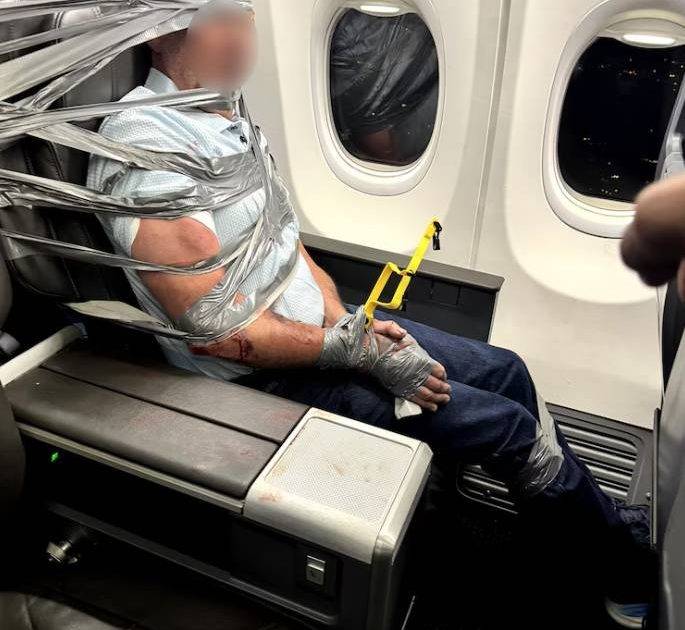 美男搭機遭膠帶五花大綁人肉封印   驚人3大原因曝光